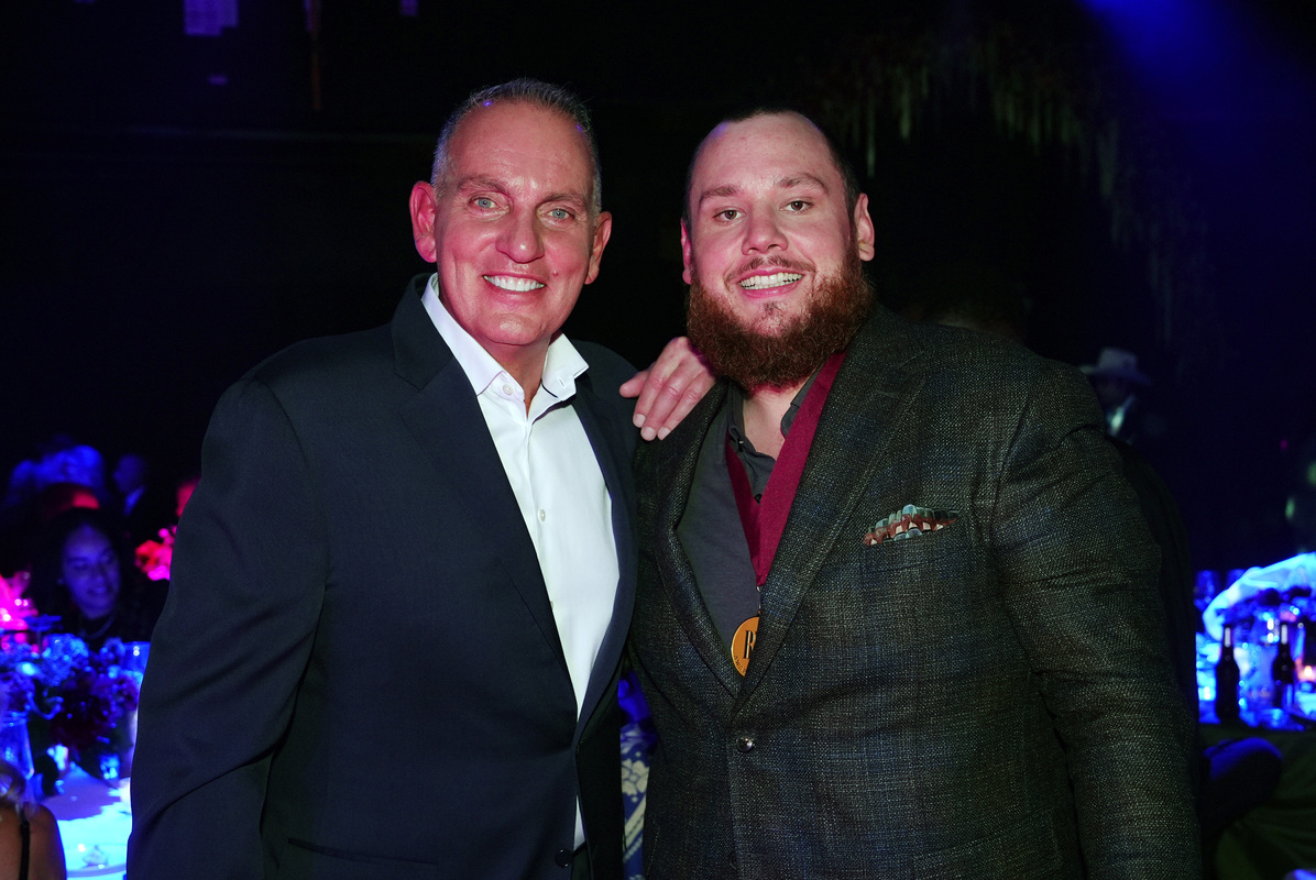 (L-R) Mike O'Neill, President/CEO, BMI and Luke Combs attend the 2025 BMI Country Awards at BMI on November 18, 2025 in Nashville, Tennessee. (Photo by Erika Goldring/Getty Images for BMI)

