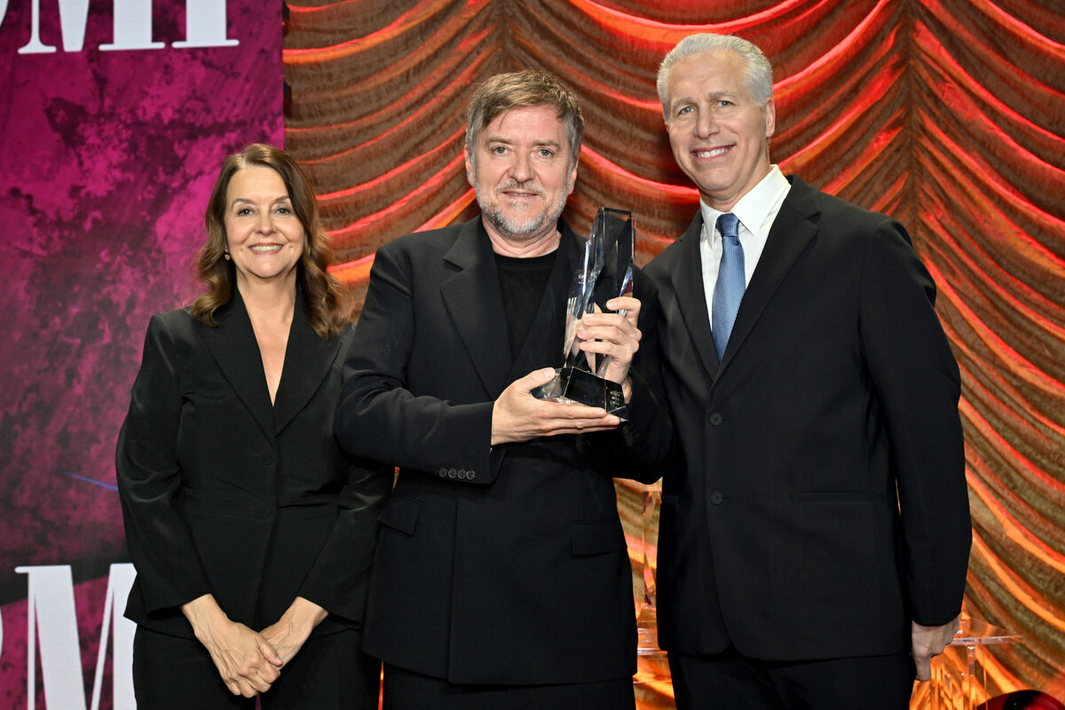 (L-R) Tracy McKnight, VP, Creative, Film, TV & Visual Media, BMI, Atli Örvarsson, winner of the BMI Award for 